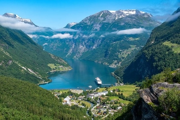 Nordeuropa Nordland Norwegen Geiranger Fjord