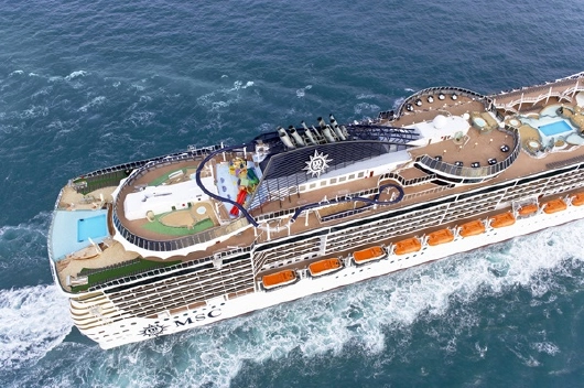 MSC Preziosa Schiff auf See Sky-view