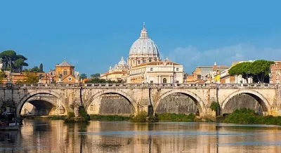 Mein Schiff 5 im Westlichen Mittelmeer mit Rom