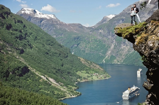 Costa Kreuzfahrten im Geiranger Fjord