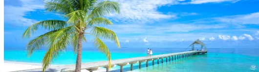 Karibik Sandstrand mit Steg