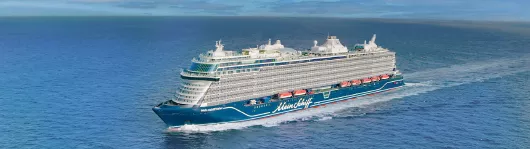 Mein Schiff Relax auf See Seitenansicht