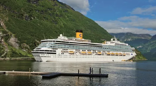 Mit Costa Kreuzfahrten im Geiranger Fjord