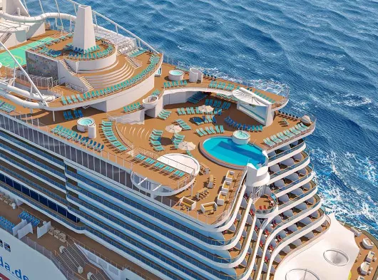 AIDAcosma Heckansicht mit Pool